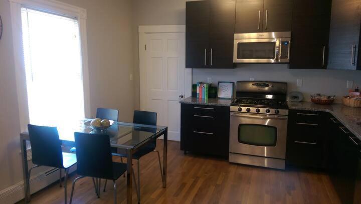 Renovated, 10 Min From The City Boston Zimmer foto
